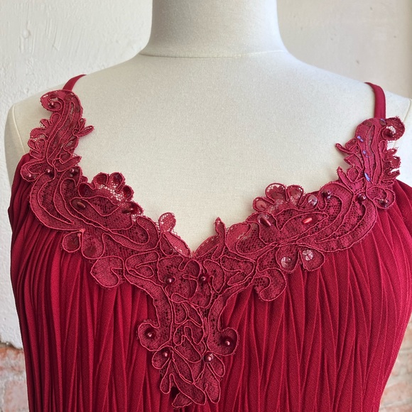 NB Red Lace Tank SIZE XL - Picture 2 of 7